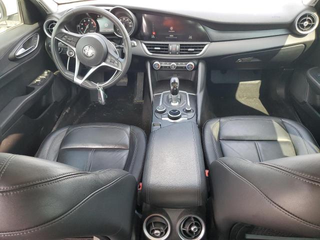 ZARFAEDN1H7547667 - 2017 ALFA ROMEO GIULIA Q4 白色 照片 8