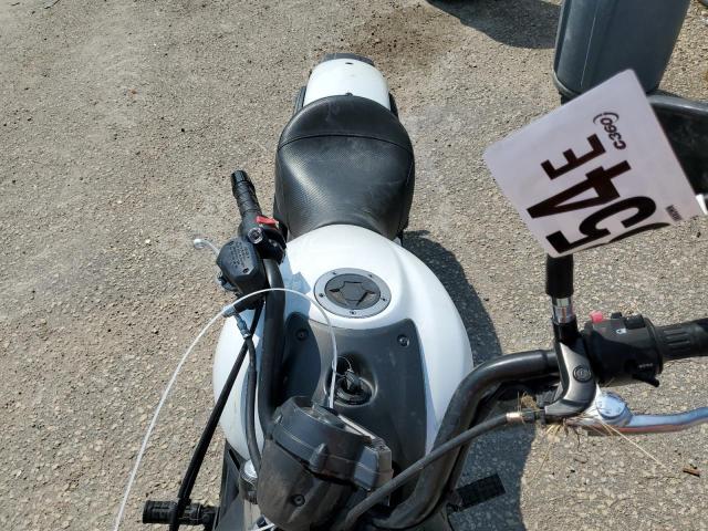 JKAENEB18FDA00160 - 2015 KAWASAKI EN650 B WHITE photo 5