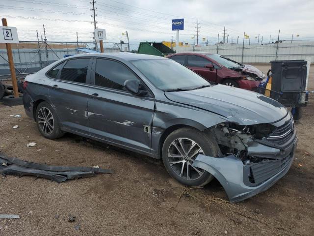 3VWBM7BU1PM060878 - 2023 VOLKSWAGEN JETTA SPORT GRAY photo 4