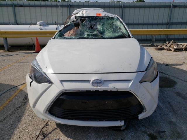 3MYDLBZV2GY134030 - 2016 TOYOTA SCION IA WHITE photo 5