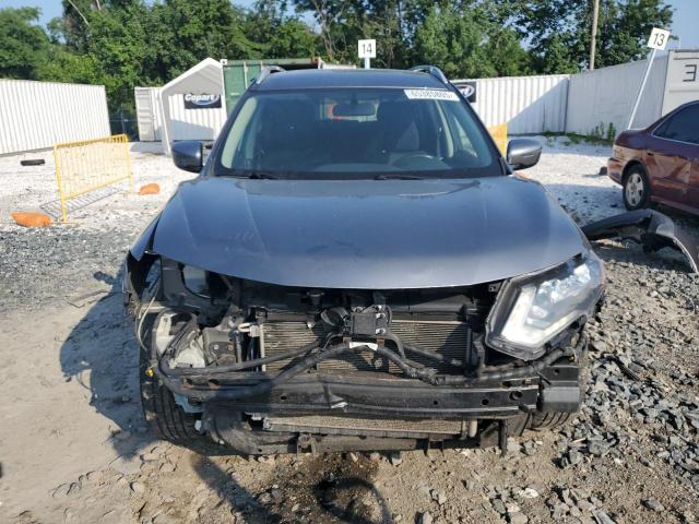 KNMAT2MV2HP577998 - 2017 NISSAN ROGUE S ნაცრისფერი ფოტო 5