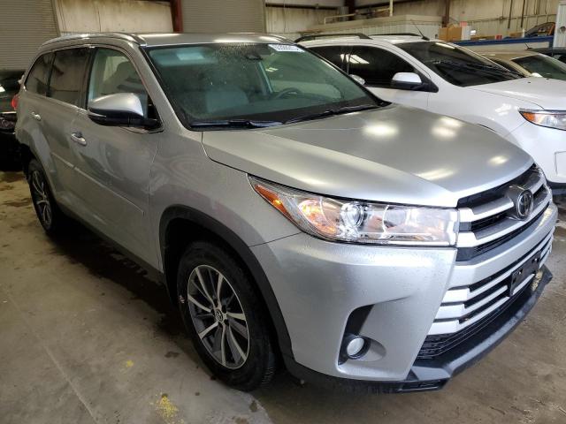 5TDJZRFH7KS943742 - 2019 TOYOTA HIGHLANDER SE SILVER photo 4