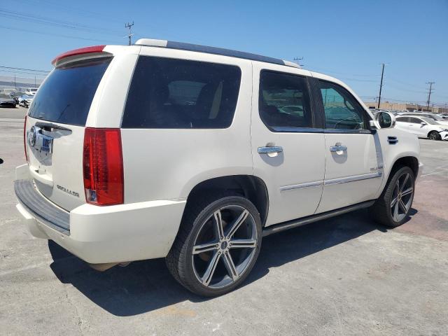 1GYS3CEF6BR160472 - 2011 CADILLAC ESCALADE PREMIUM WHITE photo 3