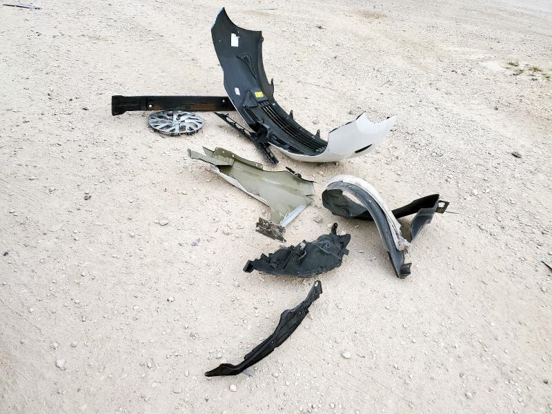 5YFBURHE3KP939640 - 2019 TOYOTA COROLLA L 白色 照片 12