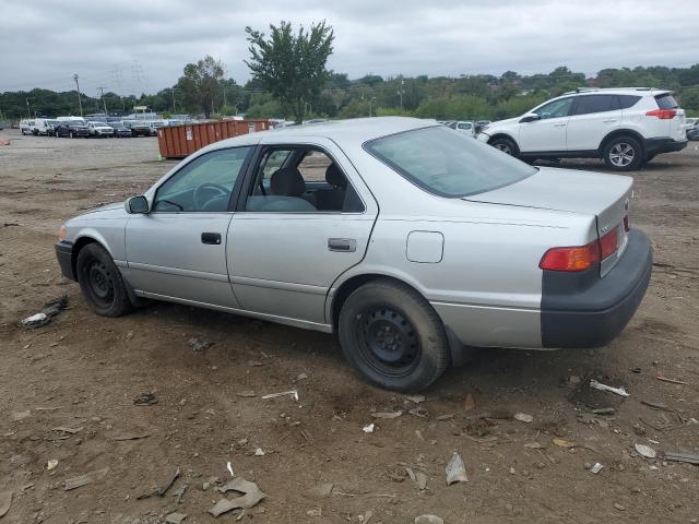 4T1BG28K8YU670059 - 2000 TOYOTA CAMRY CE SILVER photo 2