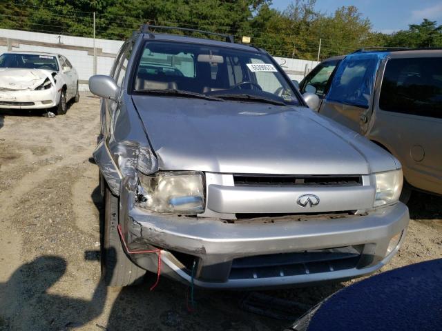 JNRDR09X82W210868 - 2002 INFINITI QX4 SILVER photo 5