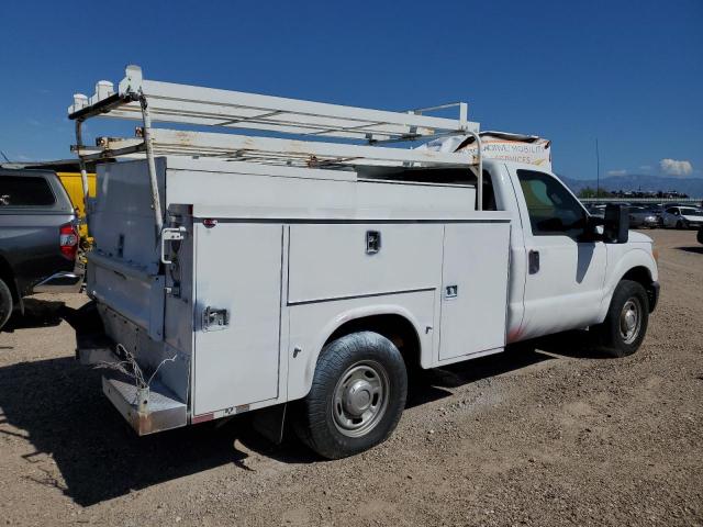 1FDBF2A68CEA66093 - 2012 FORD F250 SUPER DUTY WHITE photo 3