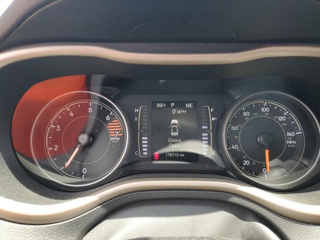 1C4PJLCB2JD513366 - 2018 JEEP CHEROKEE LATITUDE Weiß Foto 9