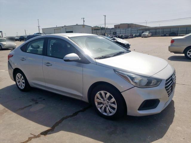 3KPC24A64ME129051 - 2021 HYUNDAI ACCENT SE 银色 照片 4
