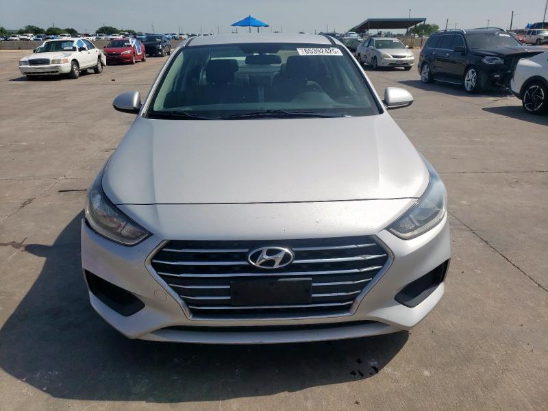 3KPC24A64ME129051 - 2021 HYUNDAI ACCENT SE 银色 照片 5