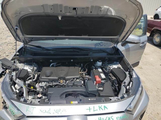 2T3P1RFV8NW269532 - 2022 TOYOTA RAV4 XLE SILVER photo 11