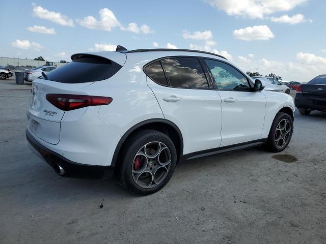 ZASFAKPN2J7C16078 - 2018 ALFA ROMEO STELVIO SPORT Weiß Foto 3