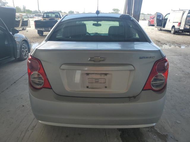 1G1JA5SH4F4175315 - 2015 CHEVROLET SONIC LS SILVER photo 6