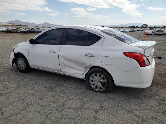 3N1CN7AP0JL851838 - 2018 NISSAN VERSA S WHITE photo 2