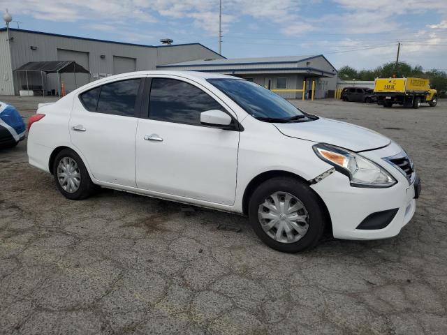 3N1CN7AP0JL851838 - 2018 NISSAN VERSA S WHITE photo 4