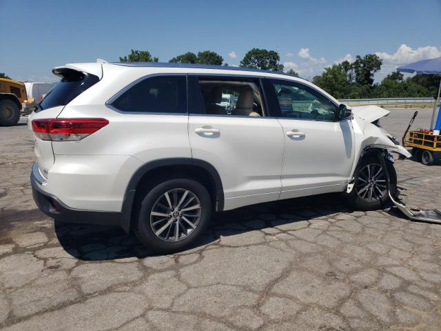 5TDJZRFH3JS855320 - 2018 TOYOTA HIGHLANDER SE Білий фото 3
