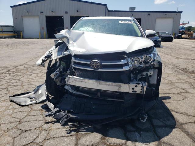 5TDJZRFH3JS855320 - 2018 TOYOTA HIGHLANDER SE Білий фото 5
