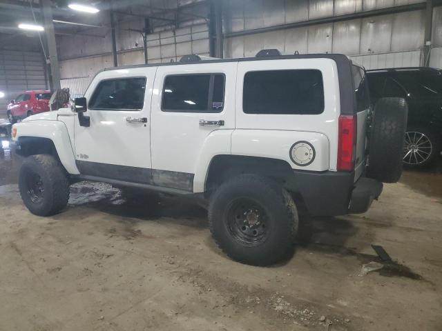 5GTDN136768156628 - 2006 HUMMER H3 WHITE photo 2