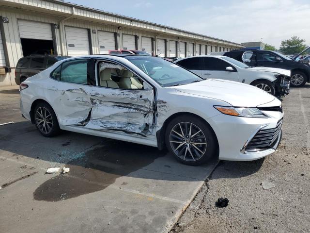 4T1FZ1AK2RU098942 - 2024 TOYOTA CAMRY XLE WHITE photo 4