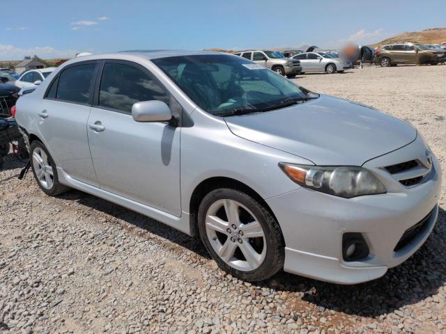 2T1BU4EEXDC986044 - 2013 TOYOTA COROLLA BASE SILVER photo 4