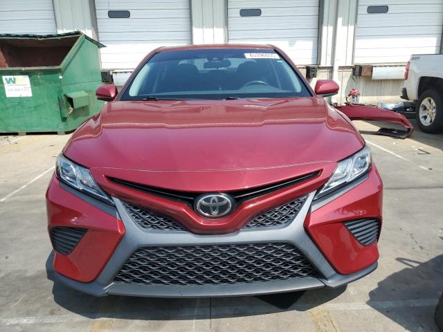 4T1B11HK8JU618304 - 2018 TOYOTA CAMRY L BURGUNDY photo 5