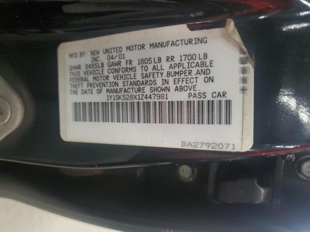 1Y1SK528X1Z447981 - 2001 CHEVROLET GEO PRIZM BASE BLACK photo 12