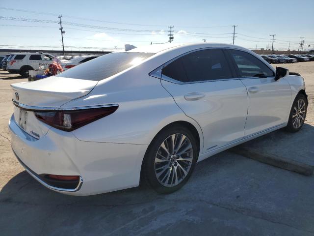 58AD21B13LU010997 - 2020 LEXUS ES 300H WHITE photo 3