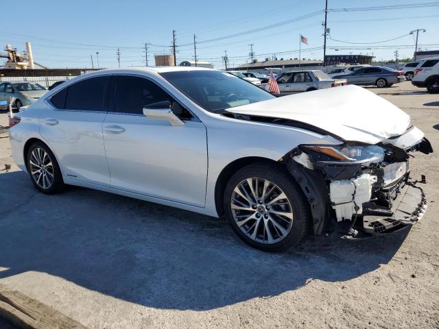 58AD21B13LU010997 - 2020 LEXUS ES 300H WHITE photo 4