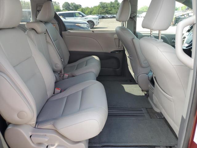 5TDYZ3DC8HS786878 - 2017 TOYOTA SIENNA XLE MAROON photo 11