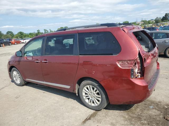 5TDYZ3DC8HS786878 - 2017 TOYOTA SIENNA XLE MAROON photo 2