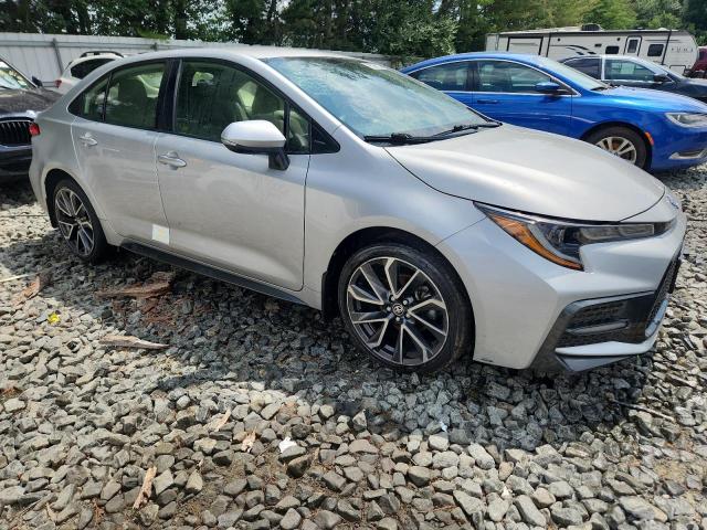 JTDS4RCE1LJ034259 - 2020 TOYOTA COROLLA SE 银色 照片 4