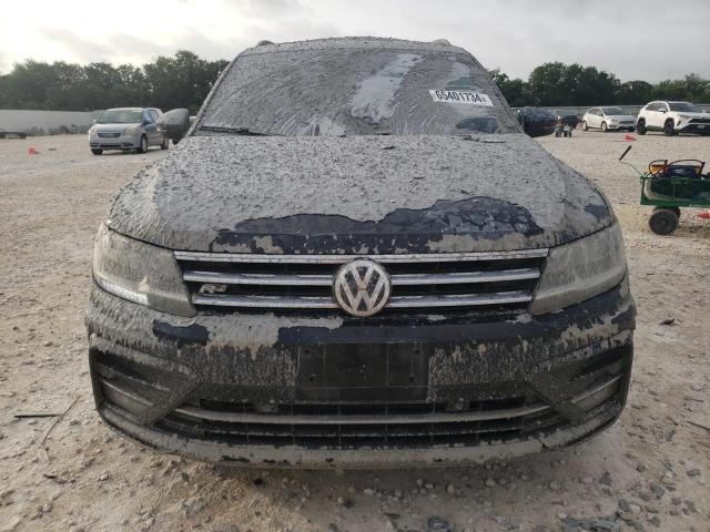 3VV3B7AX4JM209964 - 2018 VOLKSWAGEN TIGUAN SE BLACK photo 5