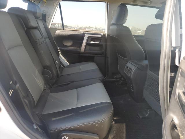 JTEBU5JR7K5619252 - 2019 TOYOTA 4RUNNER SR5/SR5 PREMIUM WHITE photo 11