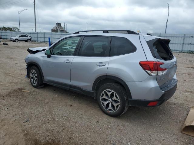 JF2SKAFC7MH435407 - 2021 SUBARU FORESTER PREMIUM Plata foto 2