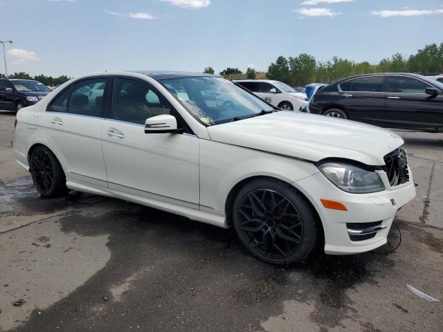 WDDGF8BB8CR195457 - 2012 MERCEDES-BENZ C 300 4MATIC WHITE photo 4