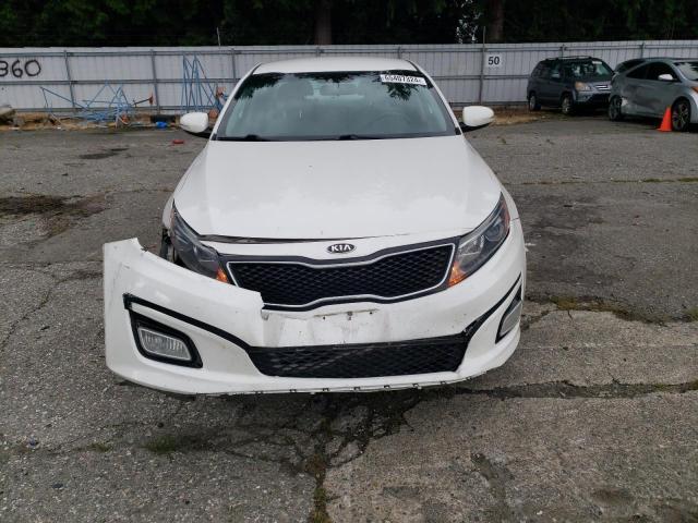 KNAGM4A73F5551294 - 2015 KIA OPTIMA LX WHITE photo 5