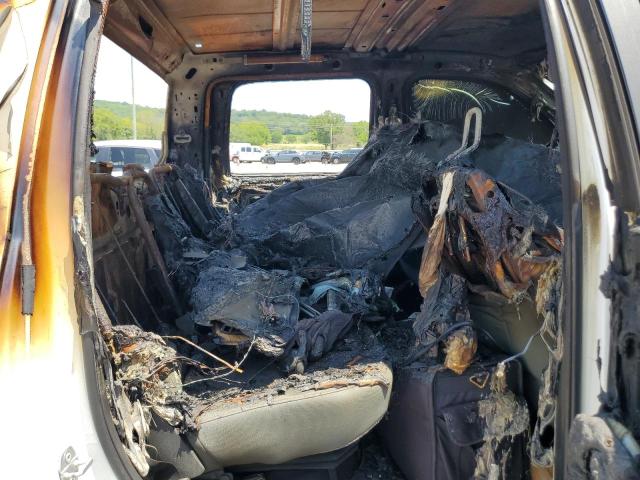 1C6RR7TT2JS183961 - 2018 RAM 1500 SLT Ақ фото 10