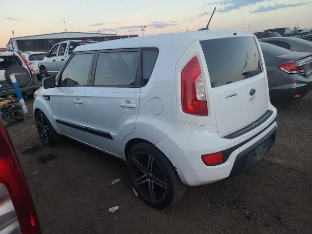 KNDJT2A50C7467366 - 2012 KIA SOUL WHITE photo 2