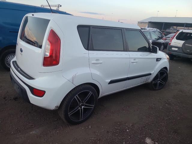 KNDJT2A50C7467366 - 2012 KIA SOUL WHITE photo 3