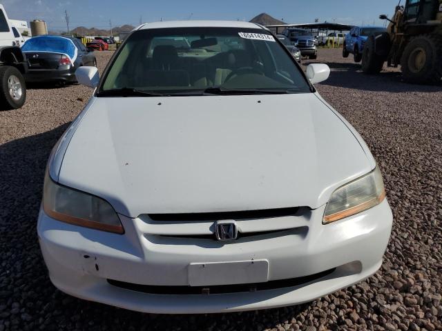 1HGCG1644YA085912 - 2000 HONDA ACCORD LX WHITE photo 5