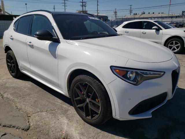 ZASPAKBN0L7C76309 - 2020 ALFA ROMEO STELVIO TI WHITE photo 4