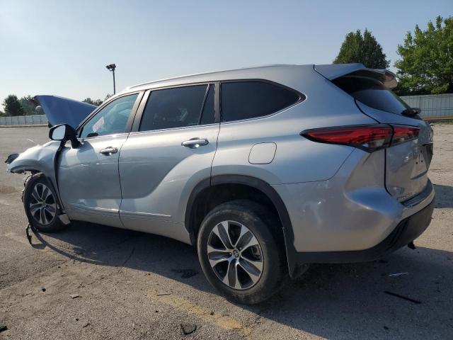 5TDKDRBH8PS045036 - 2023 TOYOTA HIGHLANDER L ვერცხლისფერი ფოტო 2