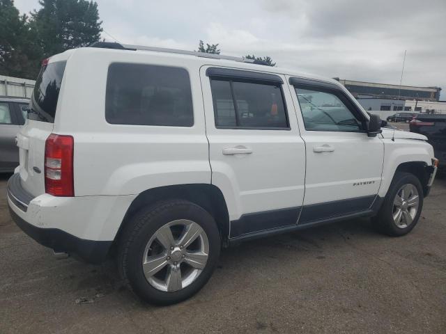 1J4NF4GBXBD244943 - 2011 JEEP PATRIOT LATITUDE WHITE photo 3