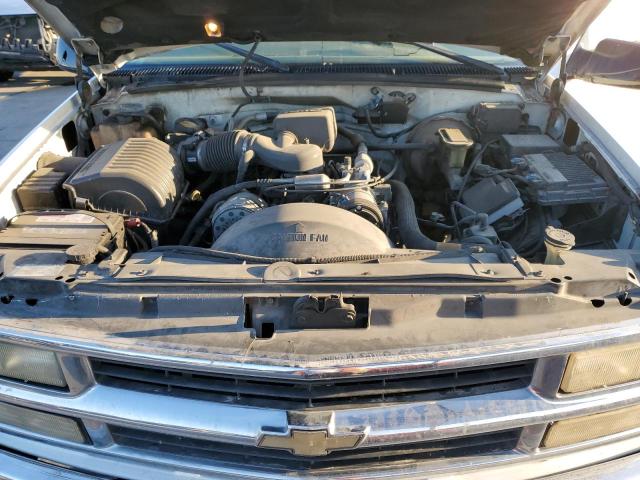 1GNEC16R6XJ301778 - 1999 CHEVROLET SUBURBAN C1500 WHITE photo 12