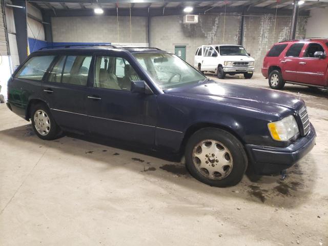 WDBEA92E1SF324587 - 1995 MERCEDES-BENZ E 320 BLUE photo 4