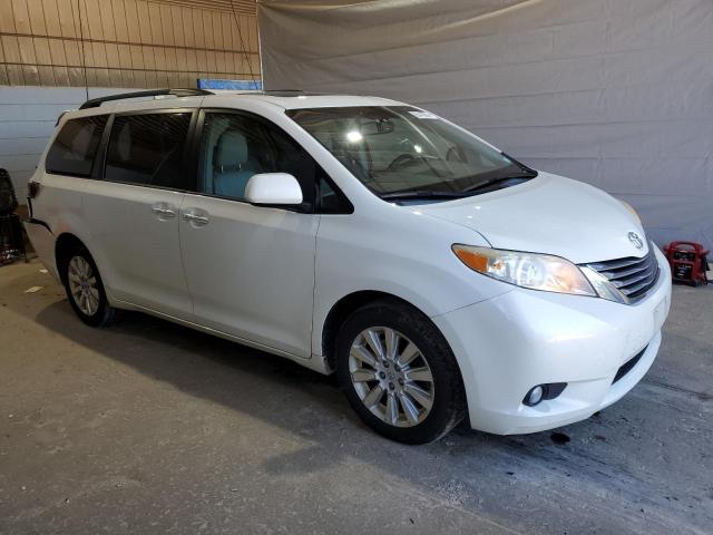 5TDDK3DC3FS118664 - 2015 TOYOTA SIENNA XLE WHITE photo 4