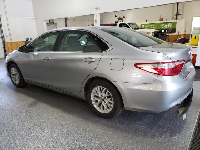 4T1BF1FK7GU220238 - 2016 TOYOTA CAMRY LE SILVER photo 2
