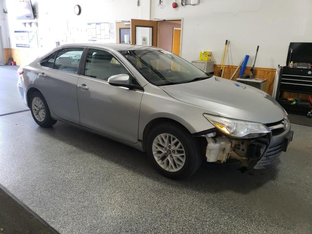 4T1BF1FK7GU220238 - 2016 TOYOTA CAMRY LE SILVER photo 4