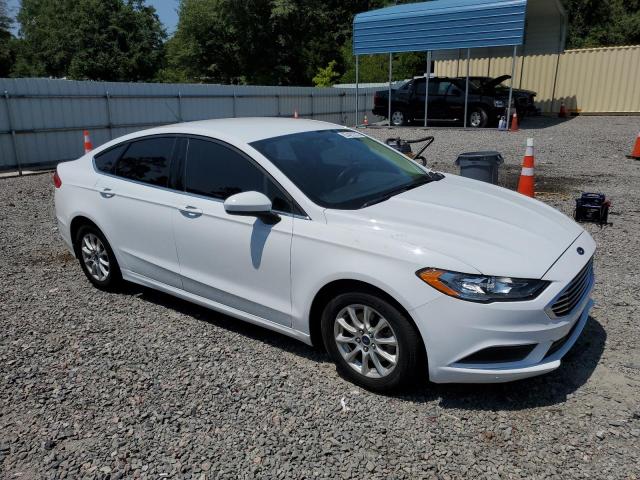 3FA6P0G73HR226382 - 2017 FORD FUSION S WHITE photo 4