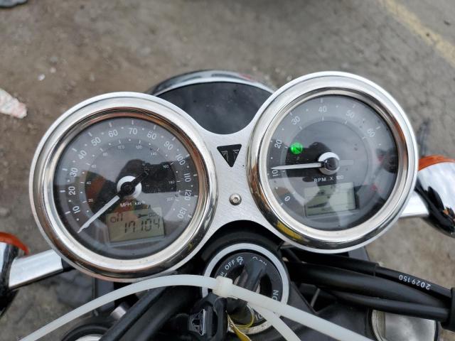 SMTD40HL7GT749814 - 2016 TRIUMPH MOTORCYCLE BONNEVILLE T120 BLACK photo 8